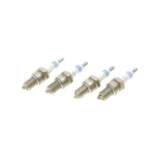 Купити Свічка запалювання (к-кт 4шт) VW T4/T3/Passat/LT (28-35)/Golf II/III/Caddy 0.9-2.5 65- WR7DC+ | KovelAutoHub