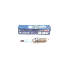 Свічка запалювання BOSCH 0 242 240 715 для BMW 1 (E81) 130 i 2006-2012, 0.7 мм