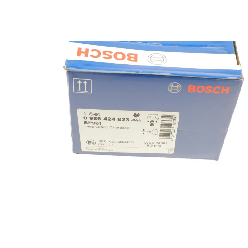 Колодки гальмівні передні BOSCH 0 986 424 823 для Jeep Grand Cherokee II (WJ, WG) 1999-2005