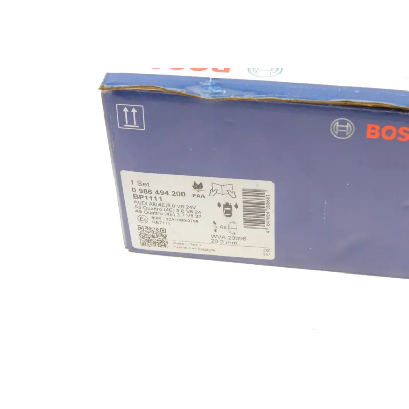 Колодки гальмівні передні BOSCH 0 986 494 200 для Audi A6, A8, VW Phaeton (з датчиком)