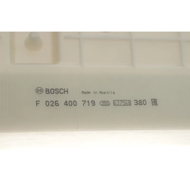Фільтр повітряний BOSCH F 026 400 719 для Audi Q7/Q8, VW Touareg 377.4x249.5x108.5 мм