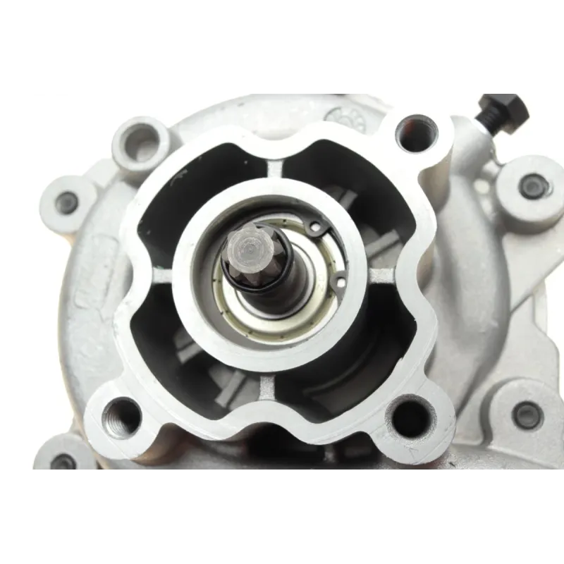 Помпа води Ford Transit 2.0DI/TDCi 00-06/Mondeo III 2.0DI/2.2TDCi 00-07 (B/B) (8 лоп.)