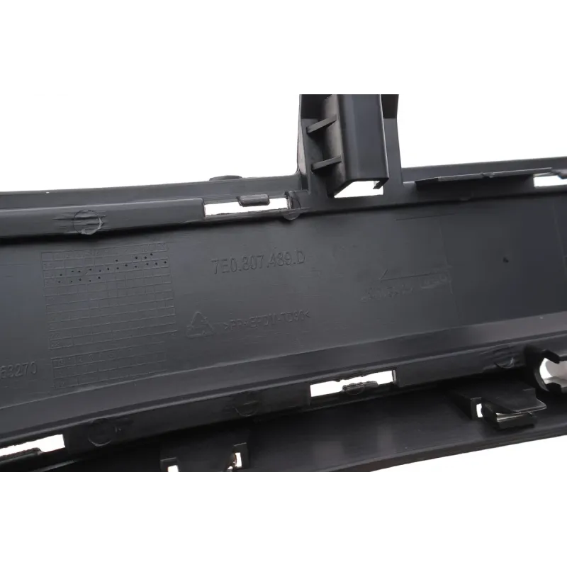Вставка бампера ліва DPA 88071796602 для Volkswagen Multivan T6 2015-2019 (під протитуманку)