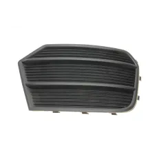 Купити Вставка бампера (під протитуманку) Audi Q3 11-18 (R) | KovelAutoHub
