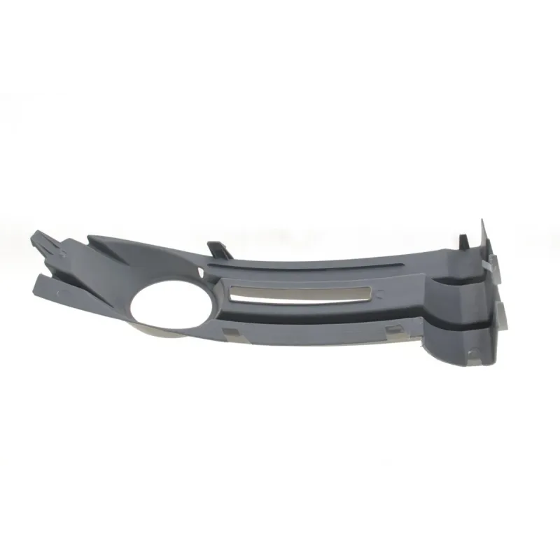 Вставка бампера (під протитуманку) VW Caddy III 04-15 (R)