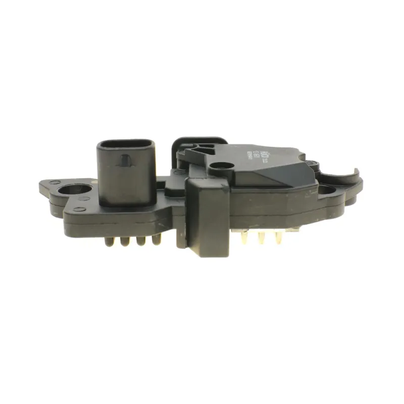 Реле генератора HITACHI 130601 для Opel Astra G/H, Combo 1.4-1.6 (140A)