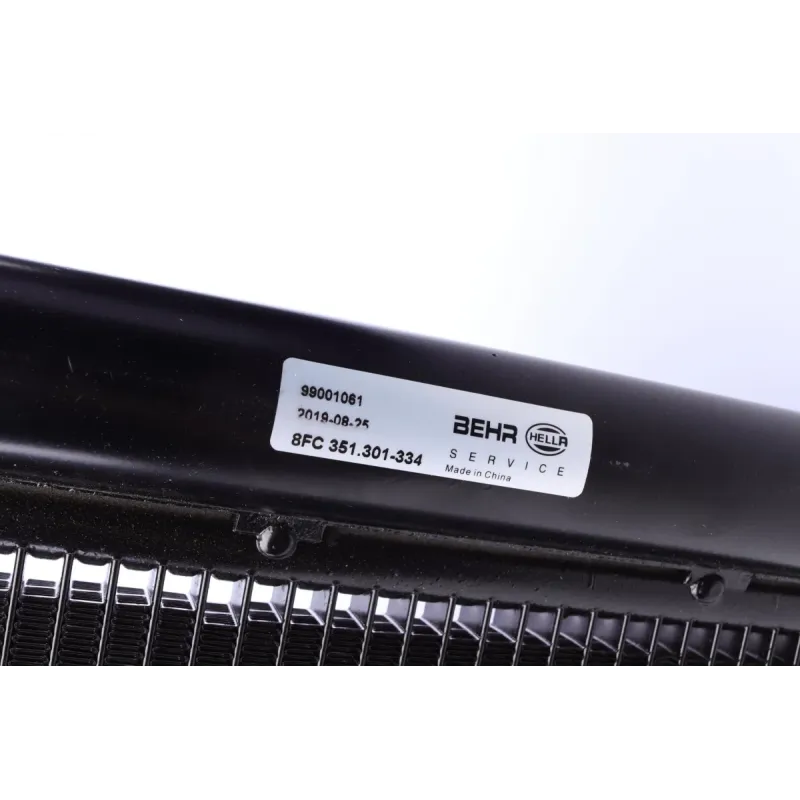Радіатор кондиціонера MAHLE AC 345 000S для BMW 5 (E60/E61) 2.0D-4.4D 02-10, 610x381x16 мм