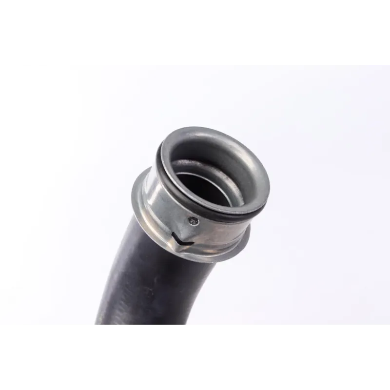 Патрубок системи охолодження MB E-class (W211) 2.0-2.2CDI 02-09 (знизу) (R)