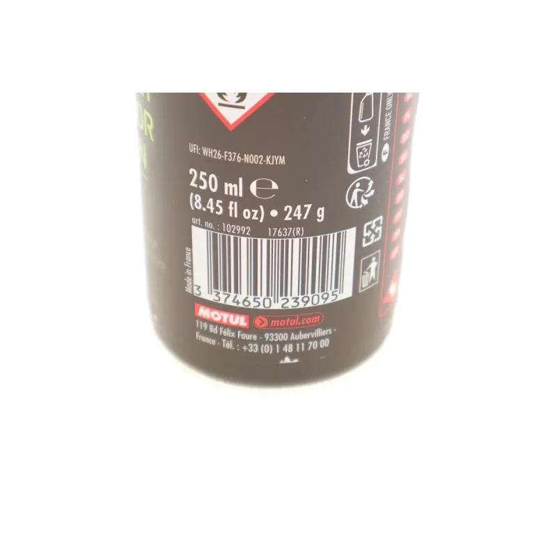 Засіб для очищення шолома та візора MOTUL Helmet & Visor Clean 102992 (250ml)