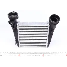 Радіатор інтеркулера NRF 30147A для Volkswagen Passat B5/B5.5 2000-2005, Skoda Superb 1 2001-2008