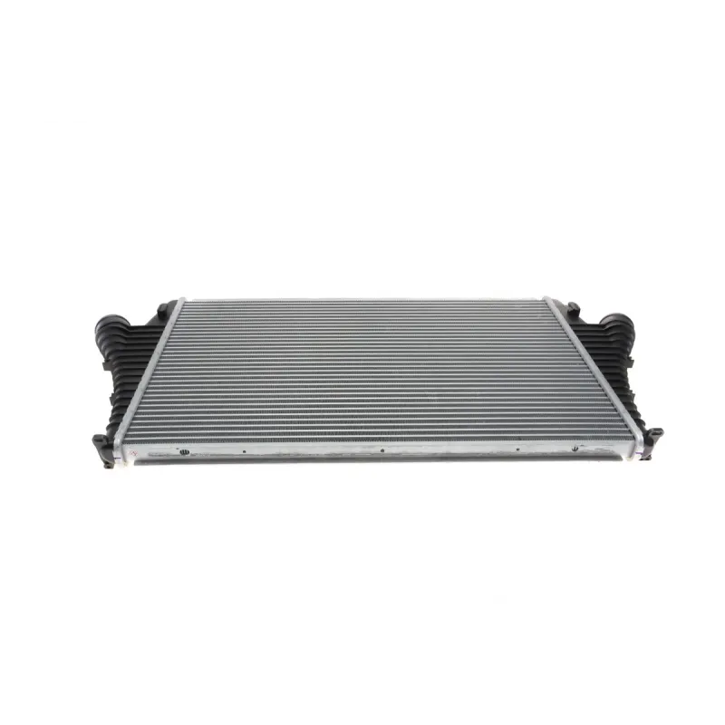 Радіатор інтеркулера NRF 30858 для Opel Vectra C/Signum, Cadillac BLS 2.0T/2.2DTI 647x397x30 мм