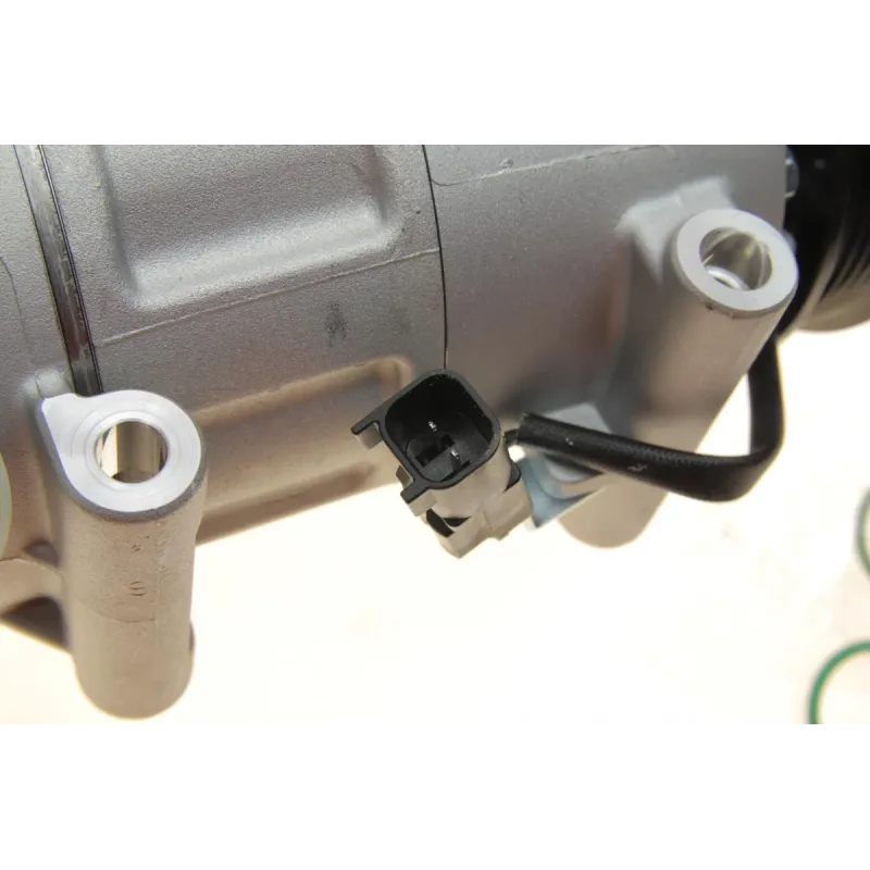 Компресор кондиціонера Ford Focus III/Galaxy II/Mondeo IV 2.0 TDCi 07-