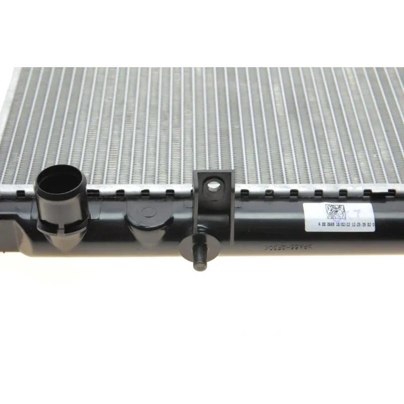 Радіатор охолодження NRF 52069 для Nissan Primera P11 1996-2002, 695x360x18 мм