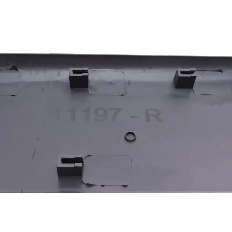 Молдинг кузова середній (R) ROTWEISS RWS1161 для Renault Trafic, Opel Vivaro, Nissan Primastar 2001-