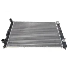 Радіатор охолодження VAN WEZEL 03002122 для Audi A4/A6, VW Passat 1994-2005, 630x400x32 мм, з масляним радіатором