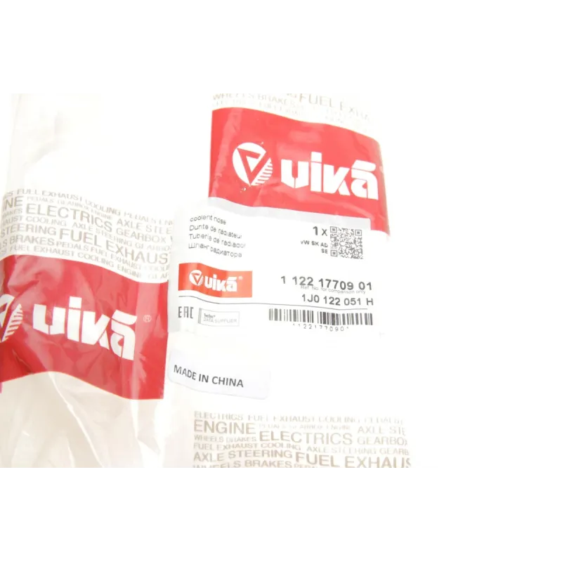 Патрубок радіатора VIKA 11221770901 для Audi A3, VW Golf IV 1996-2005, 690 мм