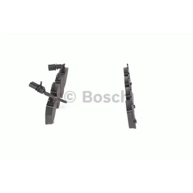 Колодки гальмівні (передні) Audi A4 97-01/A6 97-05/VW Passat B5 00-05/Phaeton 02-08 (+датчики)